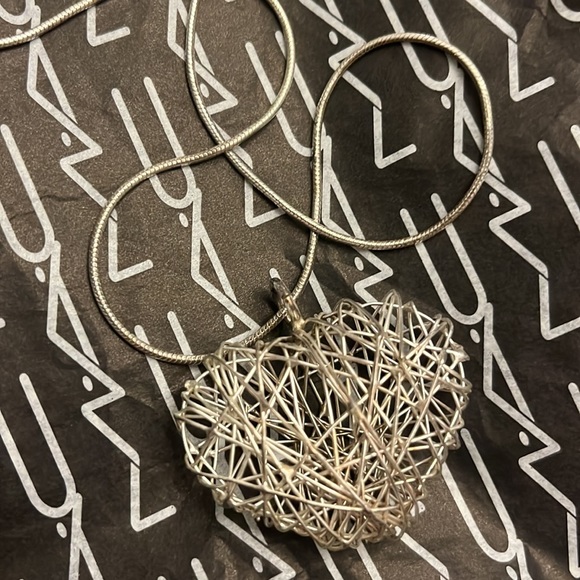 SALE!! STERLING SILVER NECKLACE WIRE HEART PENDANT - Picture 5 of 6